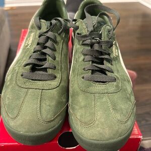 Puma Roma women’s sneakers